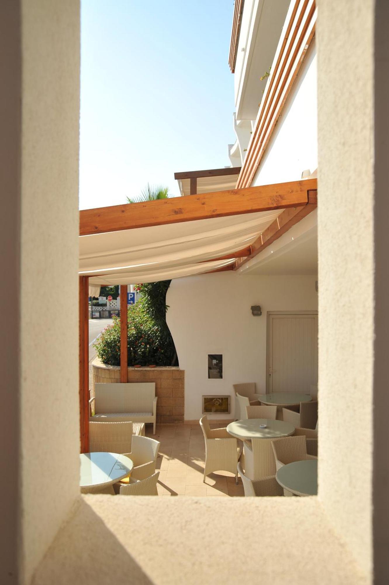 Cala Saracena Resort Torre Vado Eksteriør billede