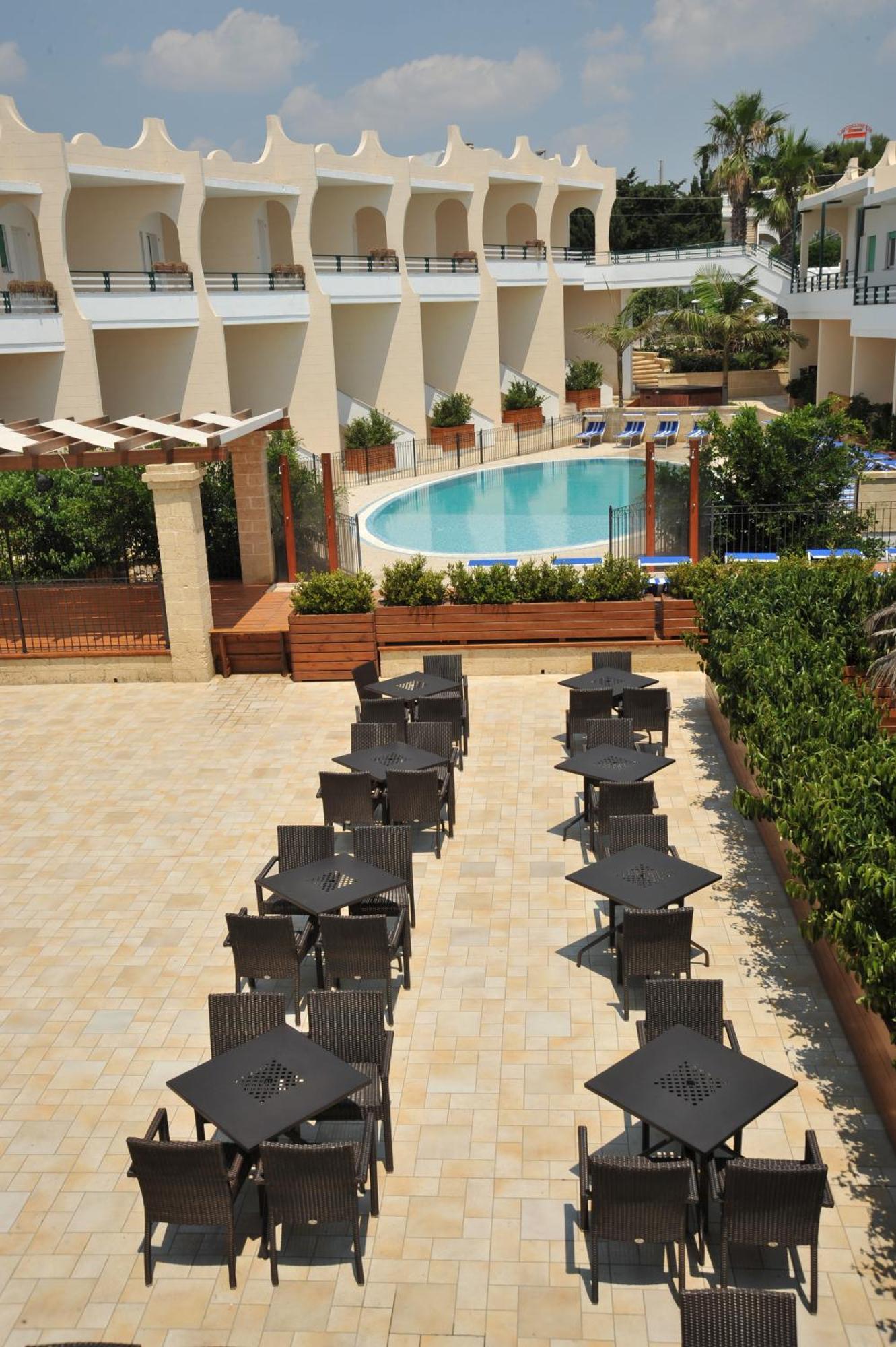 Cala Saracena Resort Torre Vado Eksteriør billede