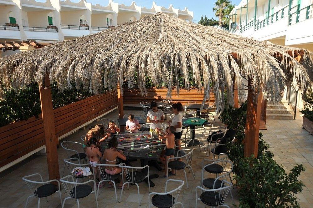 Cala Saracena Resort Torre Vado Eksteriør billede