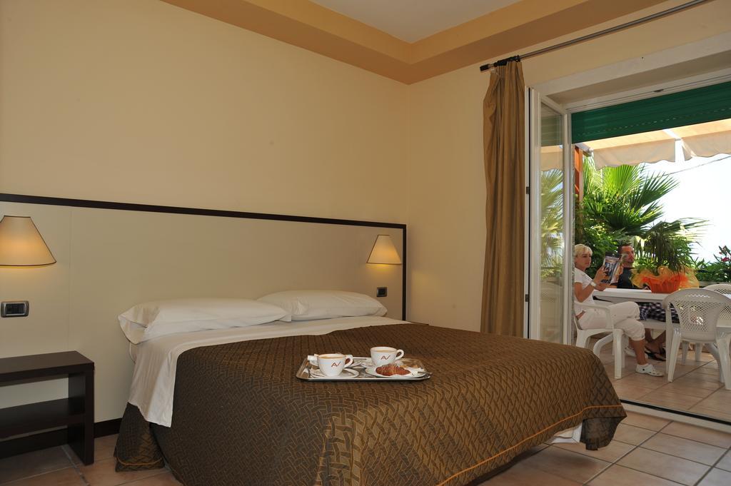 Cala Saracena Resort Torre Vado Værelse billede