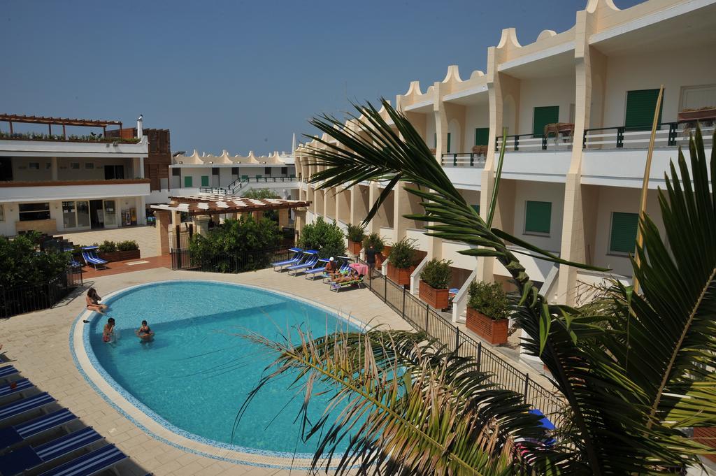 Cala Saracena Resort Torre Vado Eksteriør billede