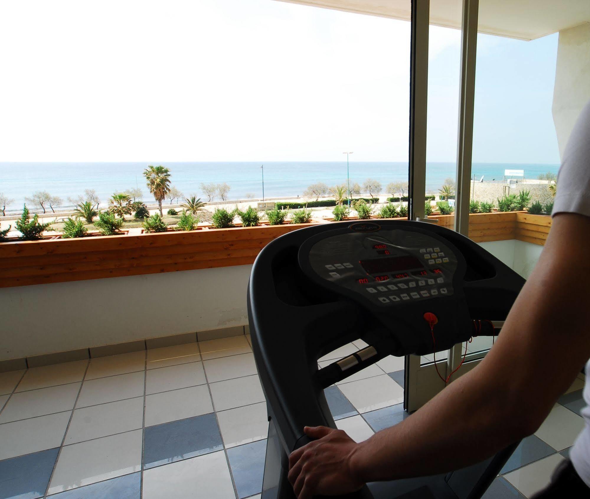 Cala Saracena Resort Torre Vado Eksteriør billede