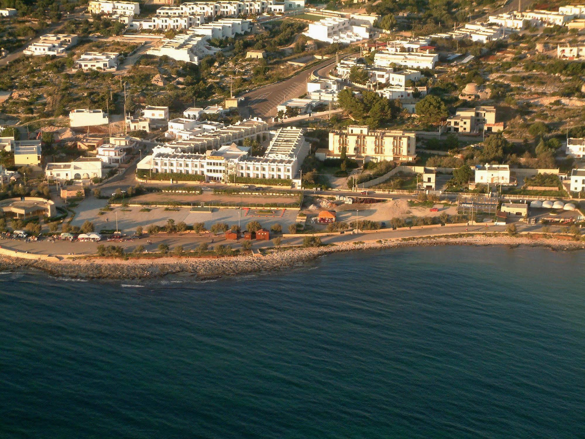 Cala Saracena Resort Torre Vado Eksteriør billede