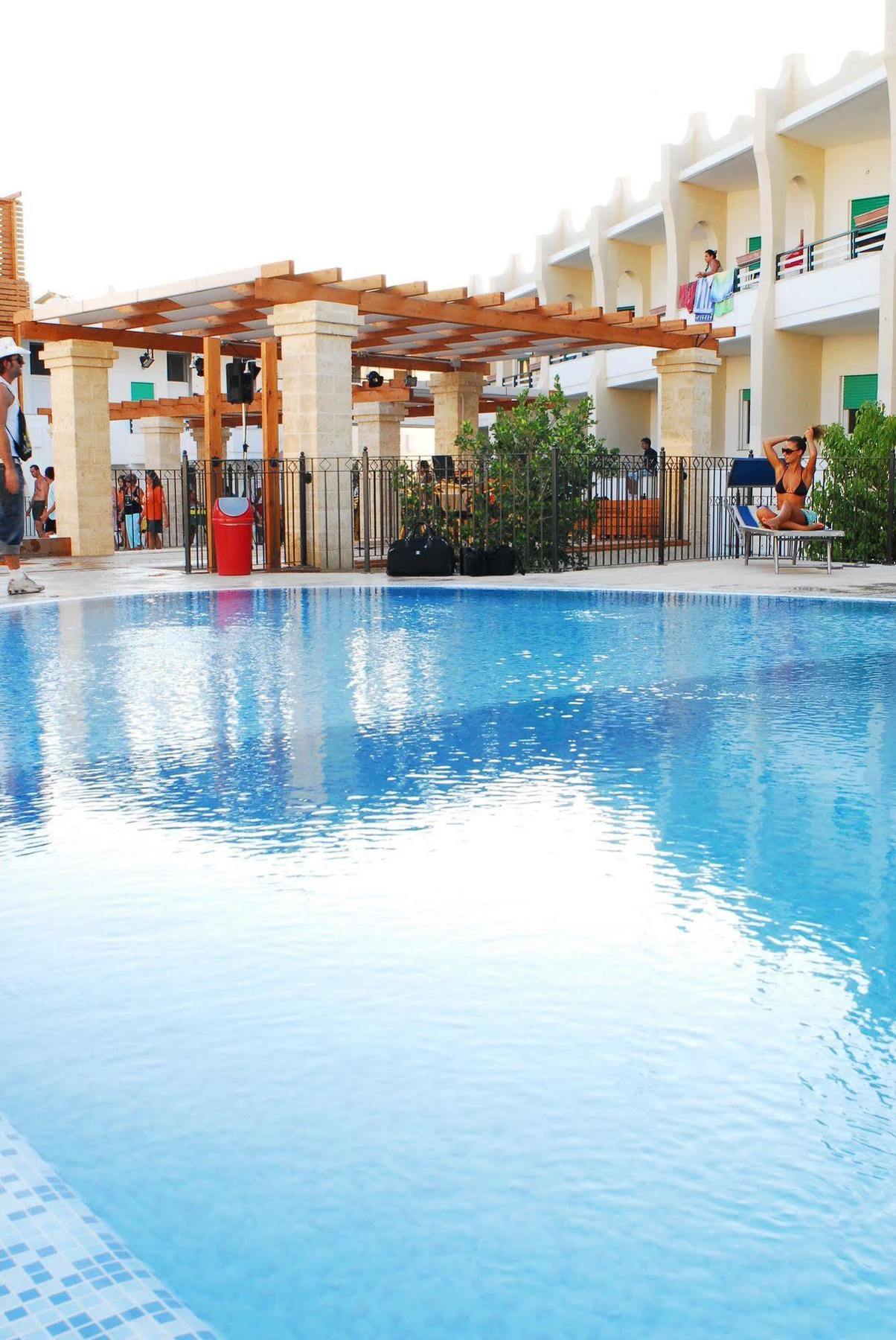 Cala Saracena Resort Torre Vado Eksteriør billede