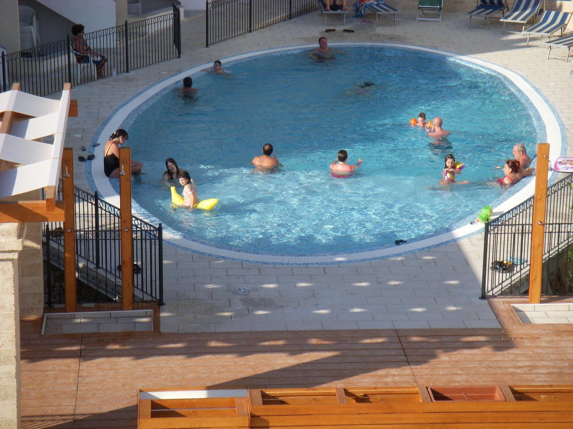 Cala Saracena Resort Torre Vado Eksteriør billede