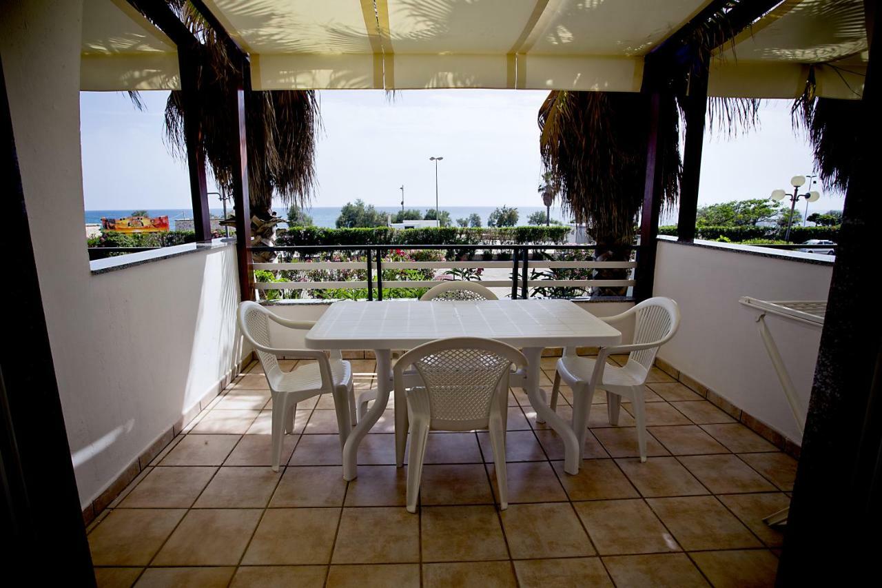 Cala Saracena Resort Torre Vado Eksteriør billede